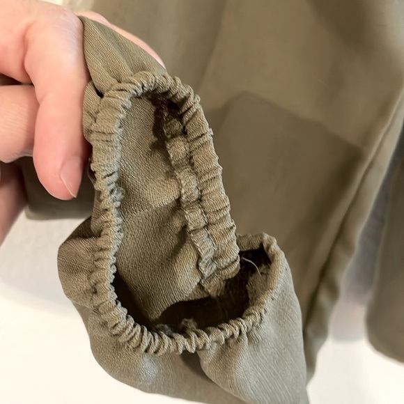 Altar’d State Women’s Peplum Top Medium Olive Green Smock Tiered Bohemian - Picture 7 of 13